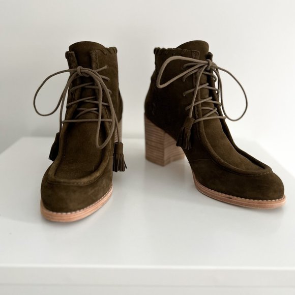 Stuart Weitzman Wallawalla Suede Lace-Up Ankle Boots - Olive Green - Picture 1 of 8